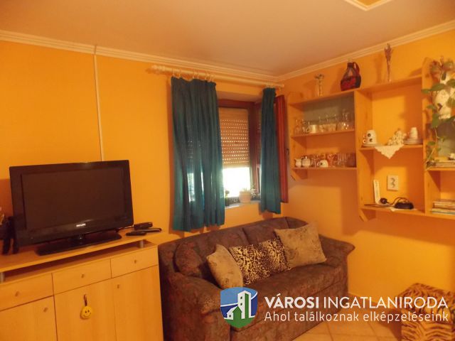 Igényes családi ház plusz 3 db. apartman!