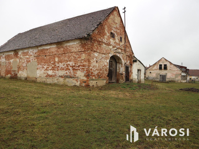 Kemenespálfa,GrófRévai kastély,nagyállat tartás,raktározás..