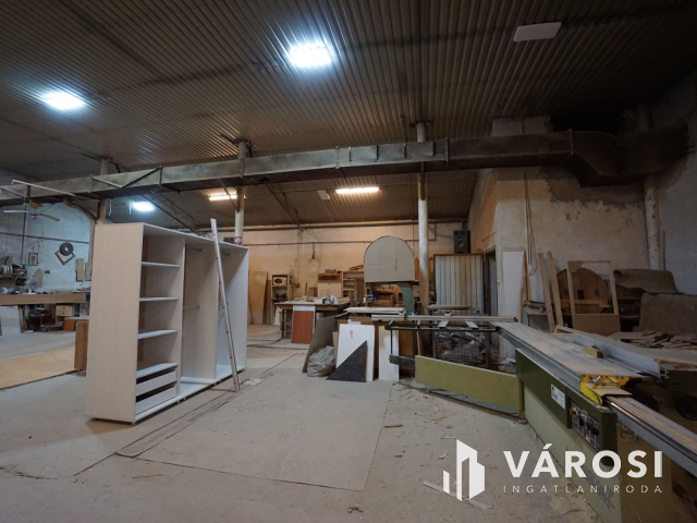 Telephely eladó ipari övezetben