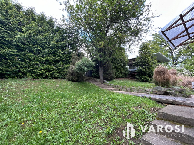 3 szintes családi ház Salgótarján egyik legjobb helyén eladó