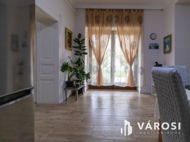 A nyugalom szigete: családi ház a belvárosban