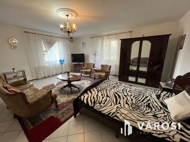 Debreceni Szép Családi Ház Telephellyel Jó Helyen Eladó