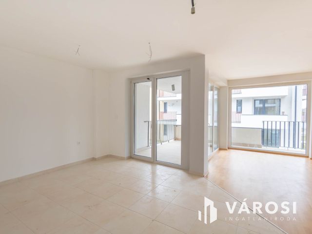 Kulcsrakész lakás Péterhegyen D-F-6