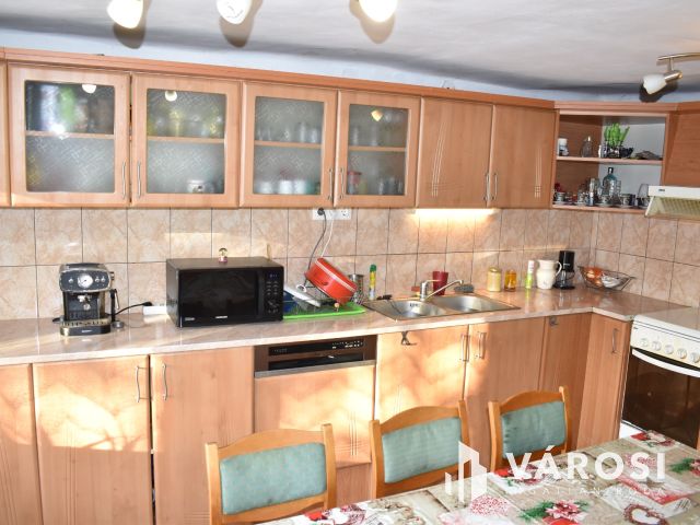 Szép kis kádár kocka a paradicsomban!