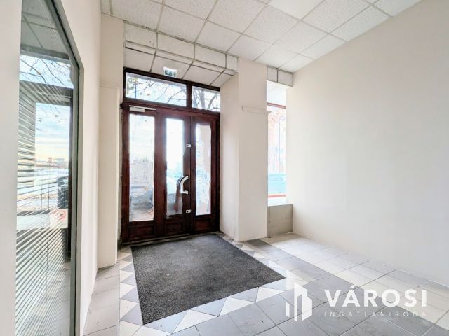Belvárosi  2 szintes üzlethelyiség kiadó!