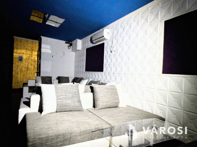 Szórakozóhely Gyula belvárosának legszebb részén kiadó!