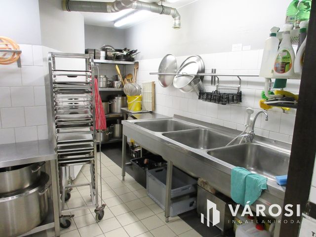 Budapest VII. kerületi üzlethelyiség