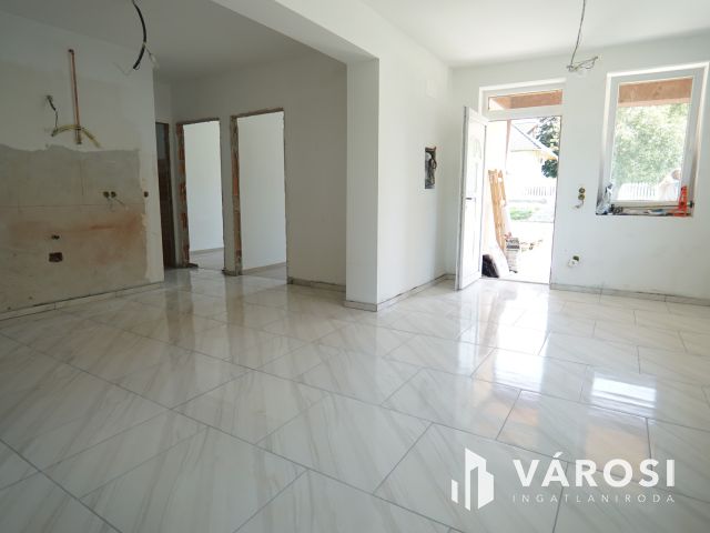 Csurgón, modern belső elosztású, felújított családi ház!