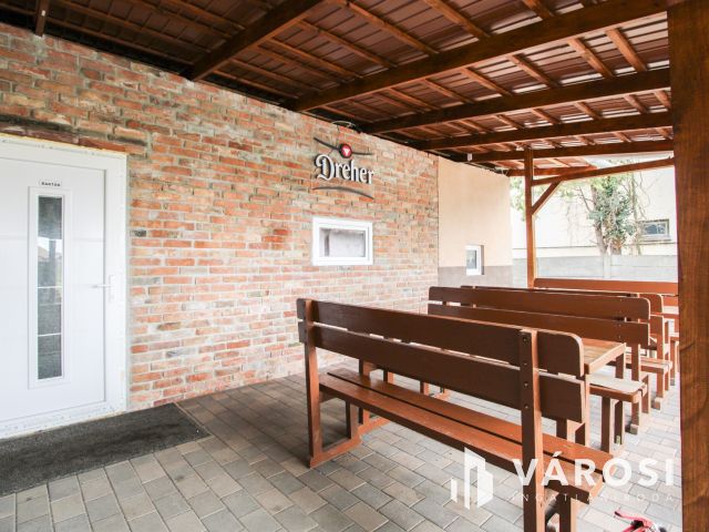 Üzleti lehetőség Kétegyháza központjában, aktív bérlőkkel