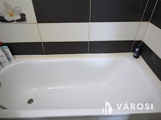 Eladó három szobás lakás!