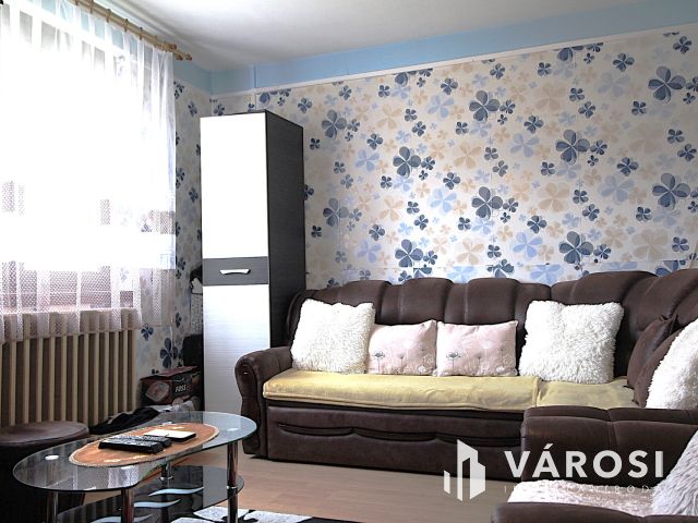 Eladó három szobás lakás!