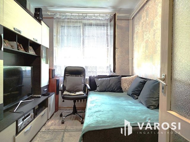 Eladó három szobás lakás!