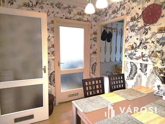 Eladó három szobás lakás!
