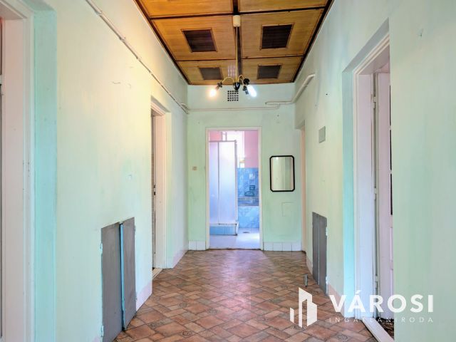 3 szobás nagy konyhás téglaház kisvárosban!