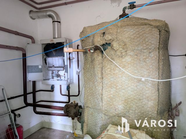 Nagy vízparti telek épületekkel a Kákafoki holtágon!