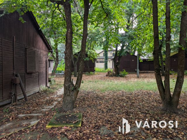 Nagy vízparti telek épületekkel a Kákafoki holtágon!