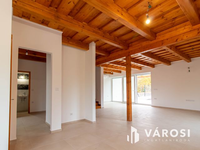 Új Építésű, A+++ Energiabesorolású Ikerház Fél Zsámbékon