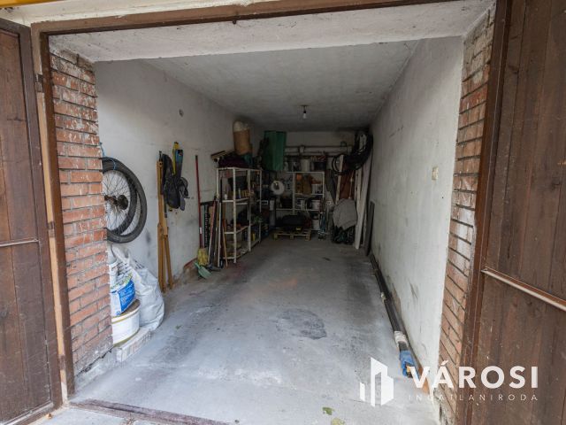 Móravárosi legénylakás garázs lehetőséggel