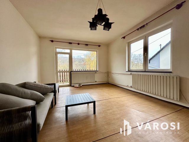 Rózsafa úton felújítandó családi ház eladó!