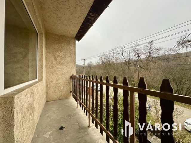 Rózsafa úton felújítandó családi ház eladó!