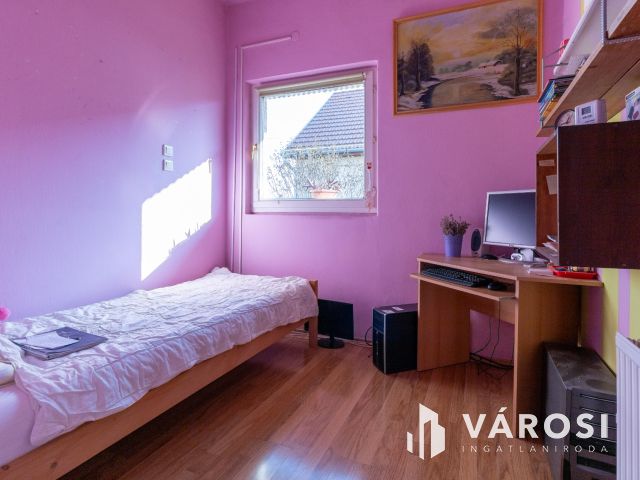 Tégla falazatú, 3 szobás családi ház Jamina elején