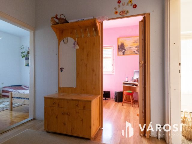 Tégla falazatú, 3 szobás családi ház Jamina elején