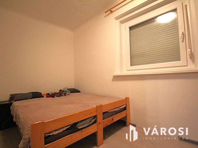 Igényesen felújított lakás a városközpont felett