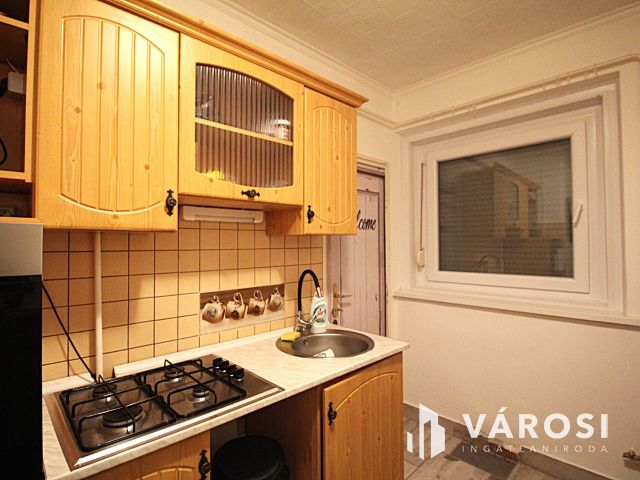 Igényesen felújított lakás a városközpont felett