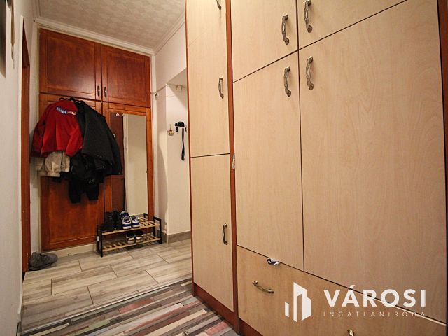 Igényesen felújított lakás a városközpont felett