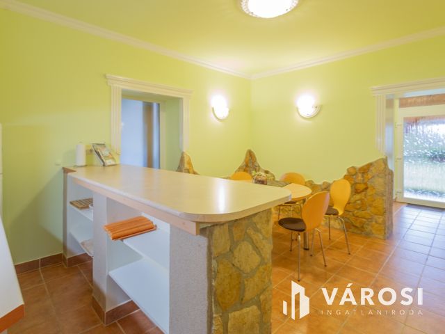 Az év szállása eladó! Apartmanház a fürdő mellett