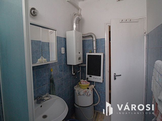 Otthonos, kétszobás lakás eladó!