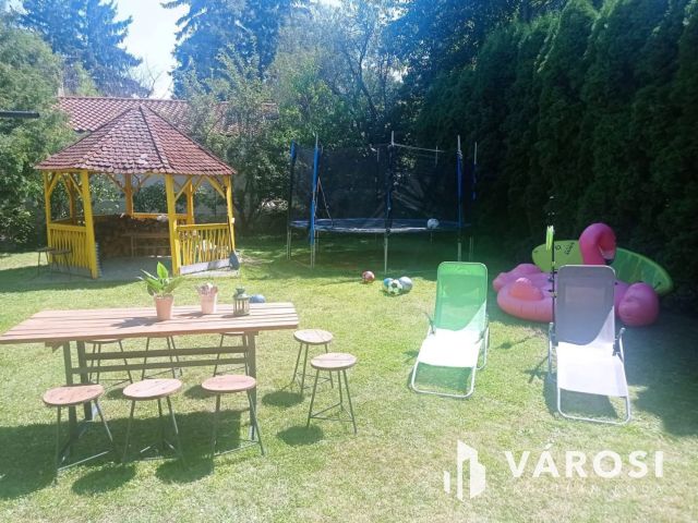 Önálló retro nyaraló Sóstón eladó