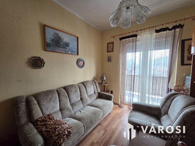 Kitűnő helyen, kétszobás, otthonos lakás