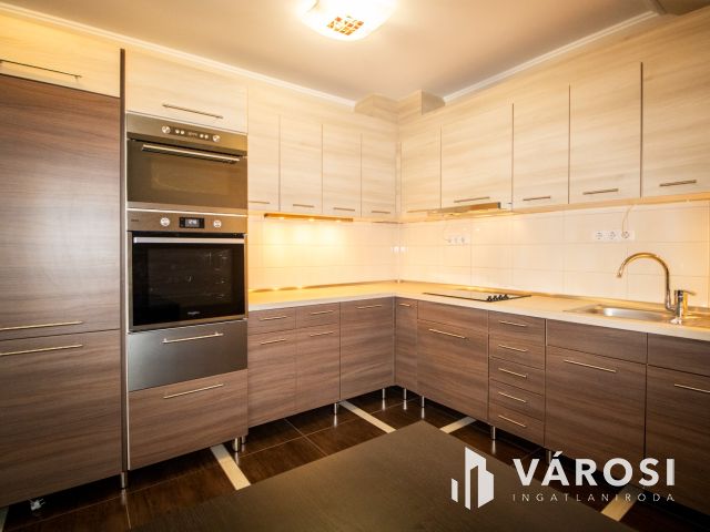 Modern lakás teljes bútorzattal