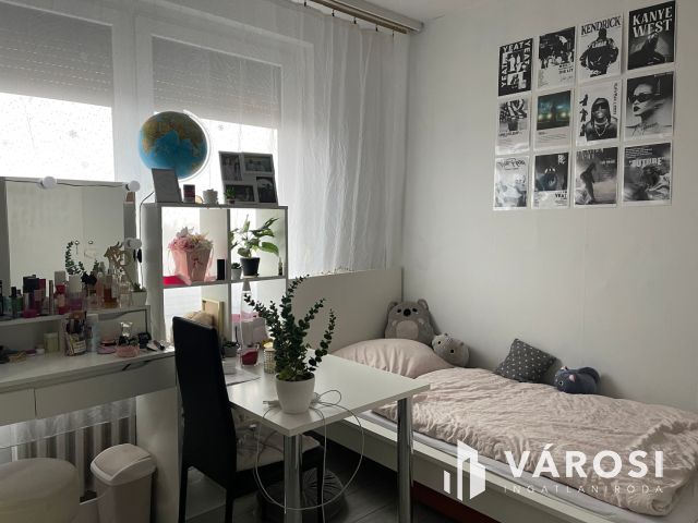 Három szobás panel lakás a Lencsésin