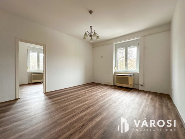 Belváros közelében 3 szobás lakás eladó!