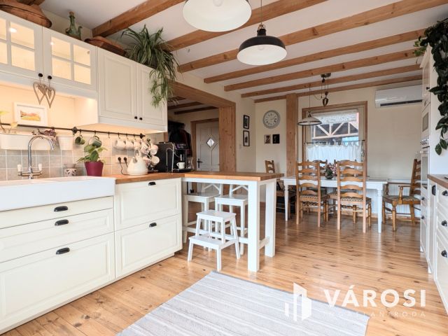 Mesebeli birtokon mesebeli ház!