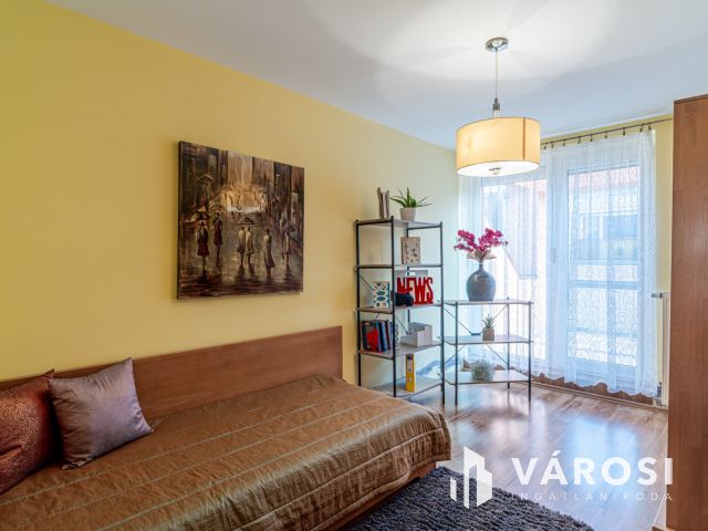 Egy dupla teraszos penthouse jellegű lakás Alsóvároson