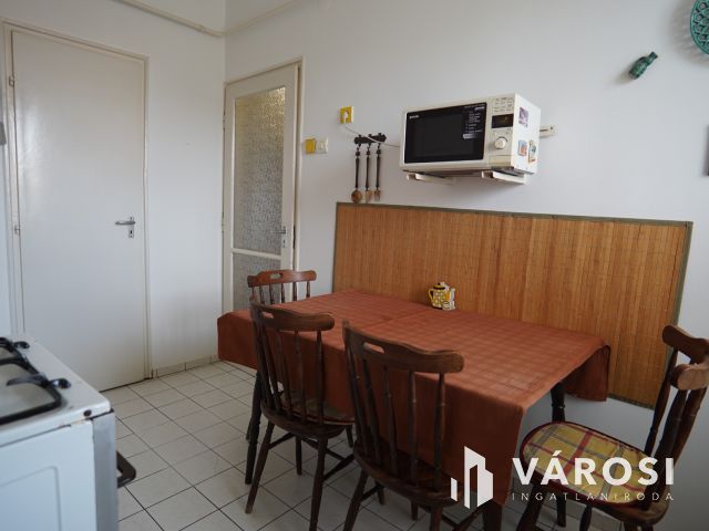 Belvárosi lakás, zárt udvaros társasházban