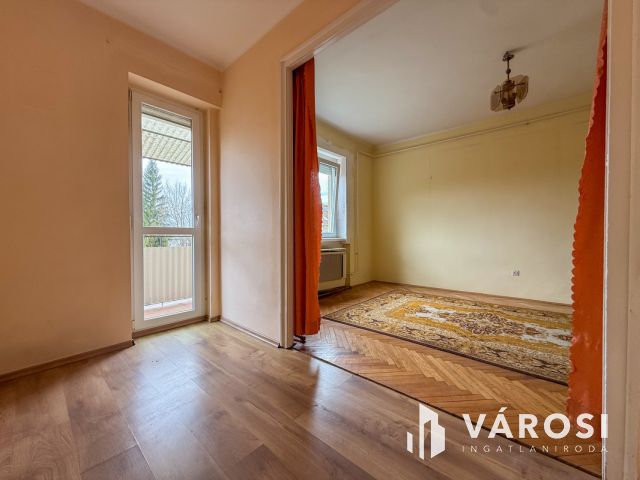 Első emeleti, erkélyes lakás eladó!