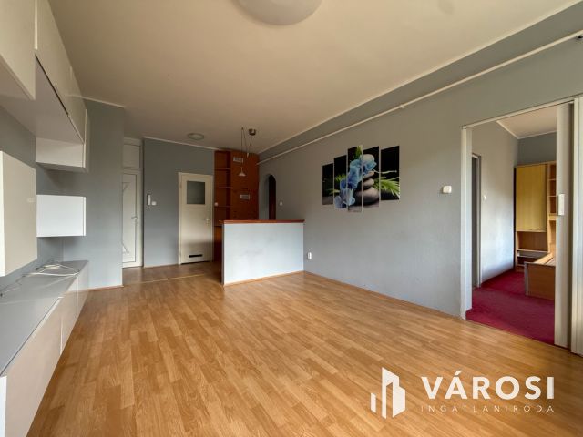 Kemerovón felújított, erkélyes lakás kiadó!