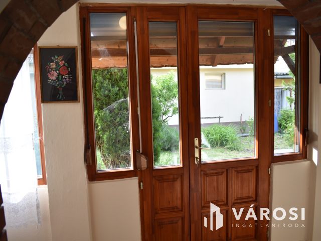 4 szobás családi ház az élővízcsatorna partján!