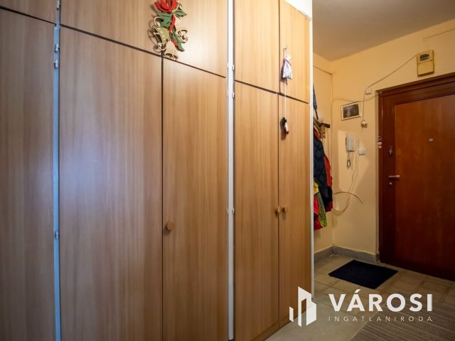 2 szobás csendes panel, pár lépésre a belvárostól