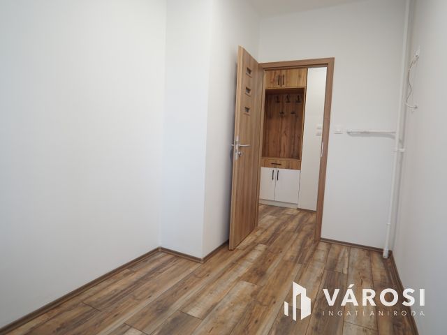 Igényesen felújított lakás a Csokonai utcában